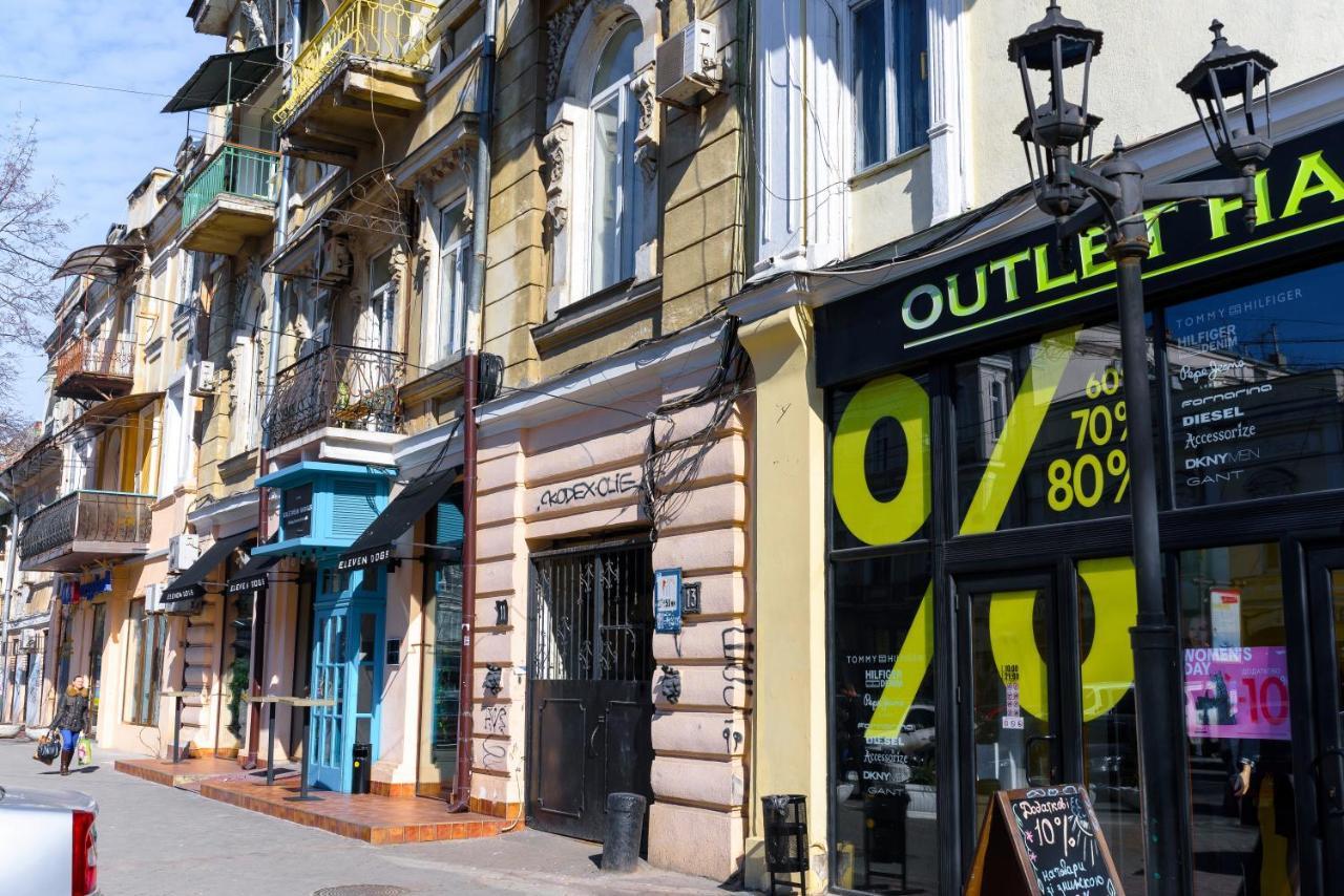 На Дерибасівській Odesa Exterior photo